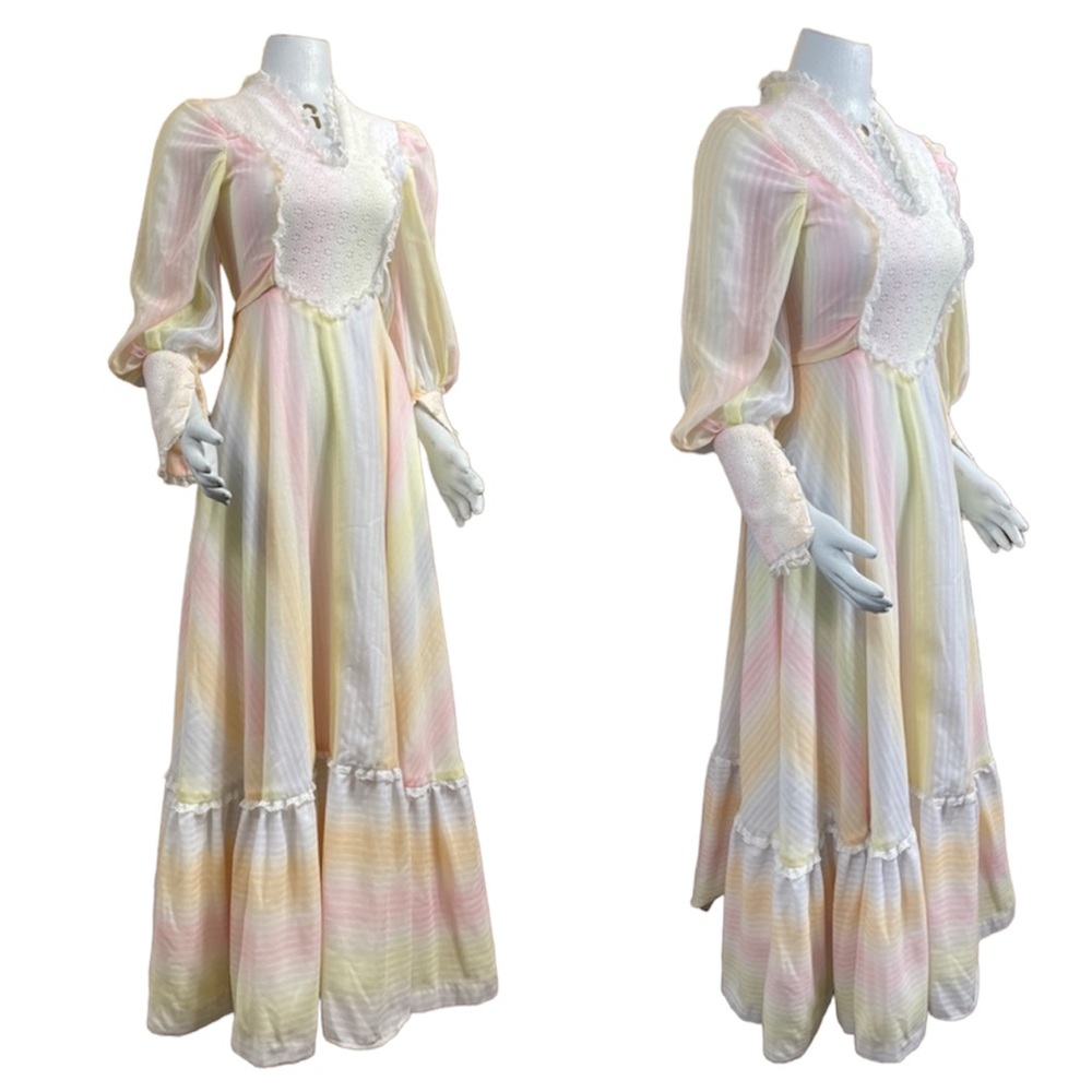 VINTAGE Handmade Pastel Print Prairie Gown w/ Lace Front & Tie Back
